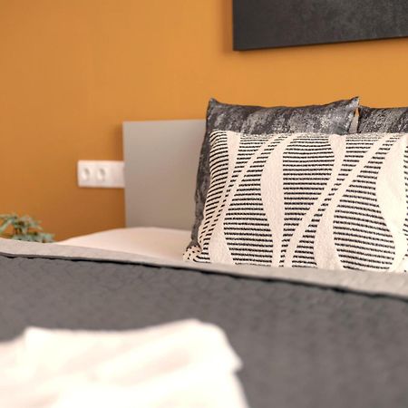 Exclusive Central 3Bedrm Stylish Residence By Prestige Homes 布达佩斯 外观 照片