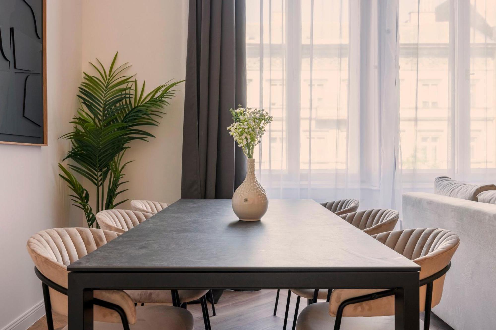 Exclusive Central 3Bedrm Stylish Residence By Prestige Homes 布达佩斯 外观 照片