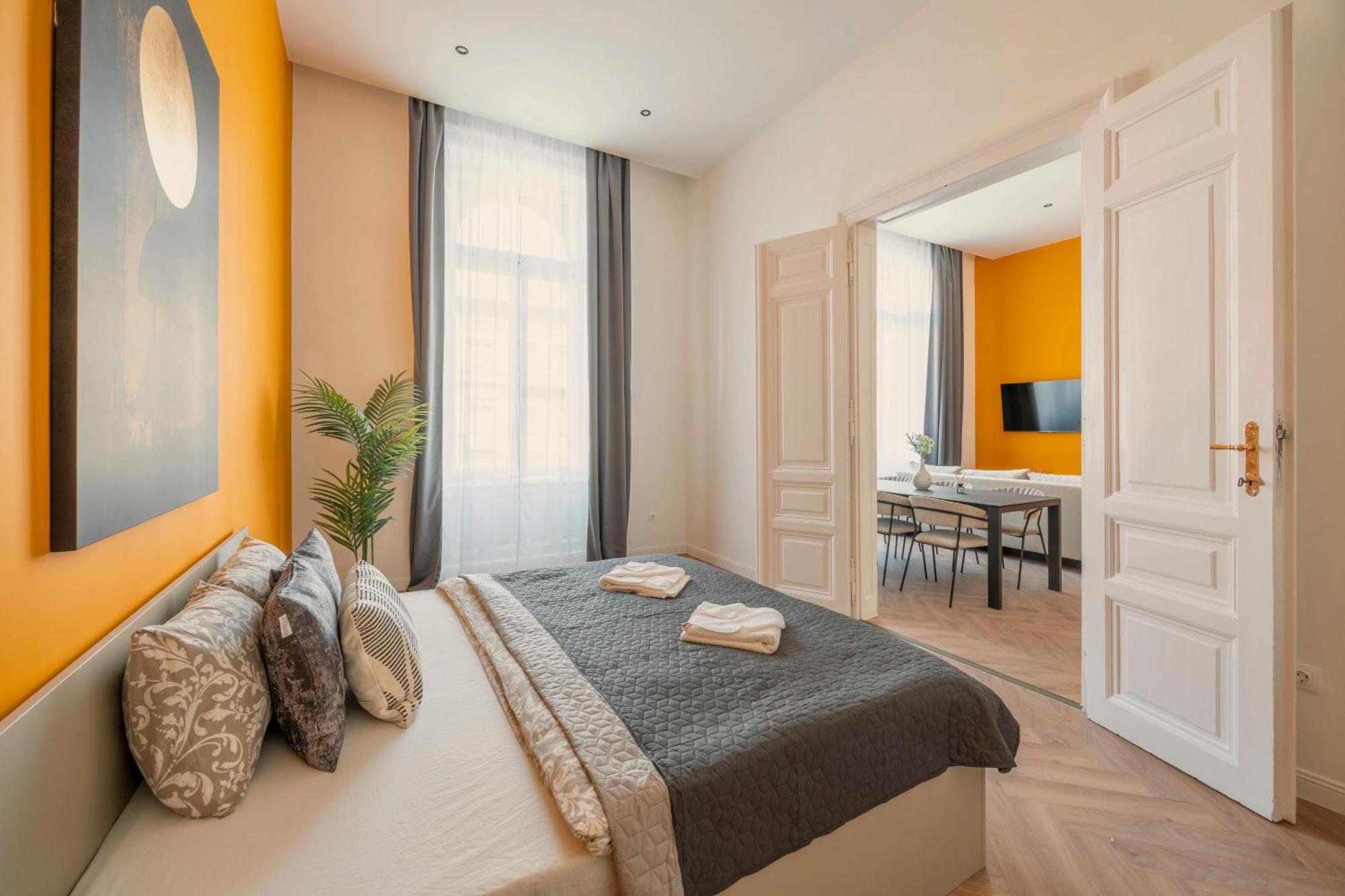 Exclusive Central 3Bedrm Stylish Residence By Prestige Homes 布达佩斯 外观 照片