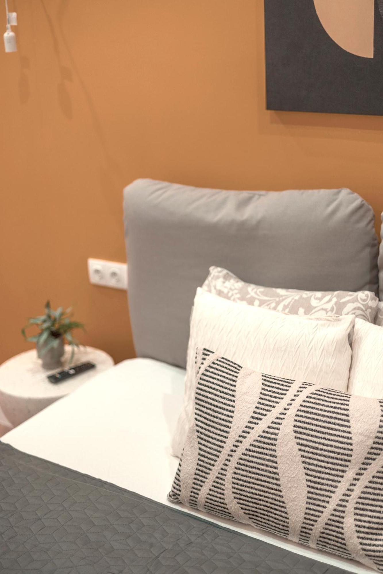 Exclusive Central 3Bedrm Stylish Residence By Prestige Homes 布达佩斯 外观 照片